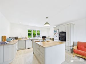Kitchen/Dining Room- click for photo gallery